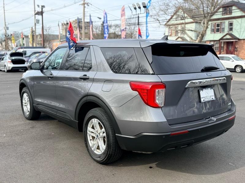 Ford Explorer Base AWD 2022