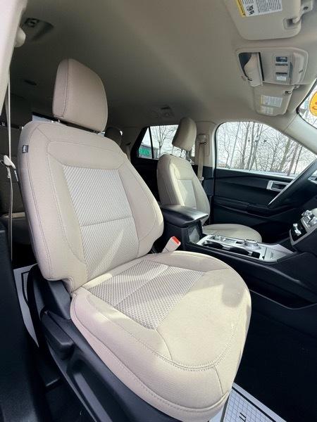 Ford Explorer Base AWD 2022