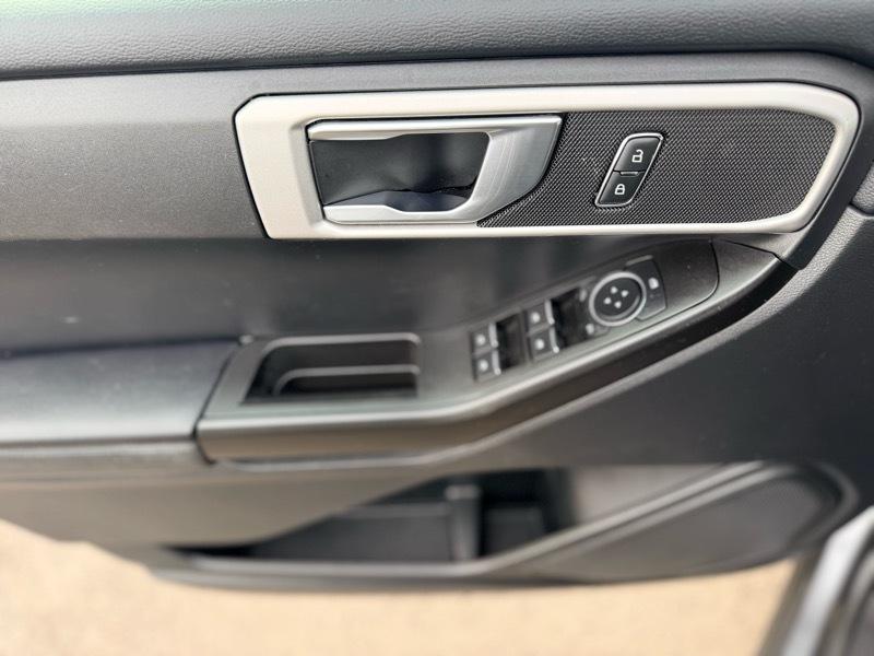 Ford Explorer Base AWD 2022