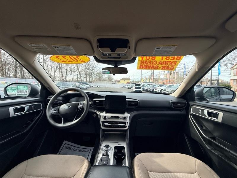 Ford Explorer Base AWD 2022