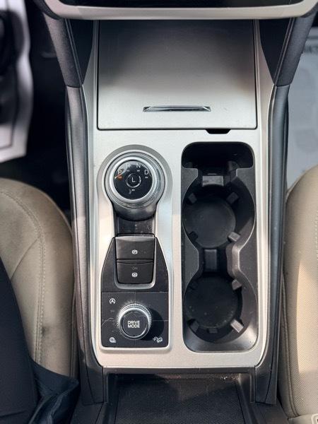 Ford Explorer Base AWD 2022