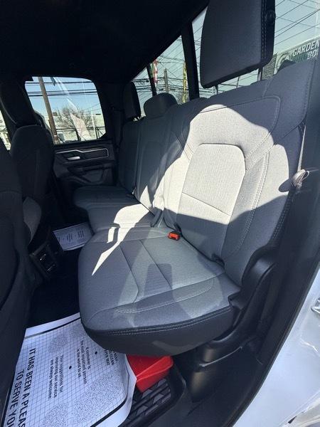 RAM 1500 Big Horn Quad Cab 4WD 2022