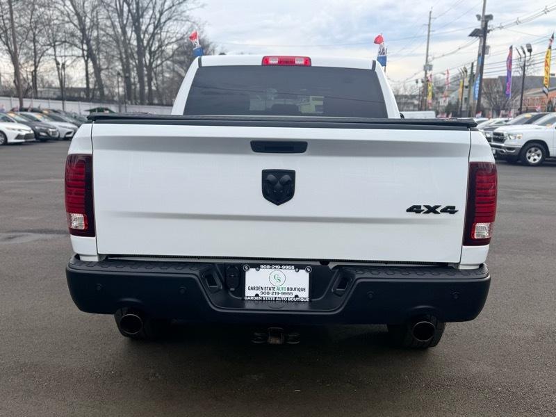 RAM 1500 Classic Tradesman Crew Cab SWB 4WD 2022