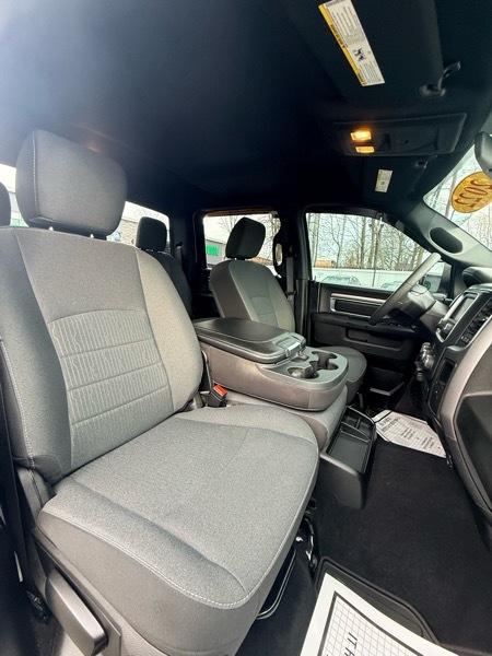 RAM 1500 Classic Tradesman Crew Cab SWB 4WD 2022