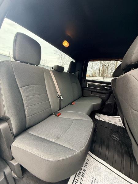 RAM 1500 Classic Tradesman Crew Cab SWB 4WD 2022