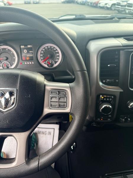 RAM 1500 Classic Tradesman Crew Cab SWB 4WD 2022