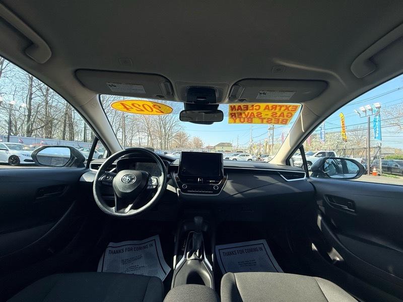 Toyota Corolla LE 2024