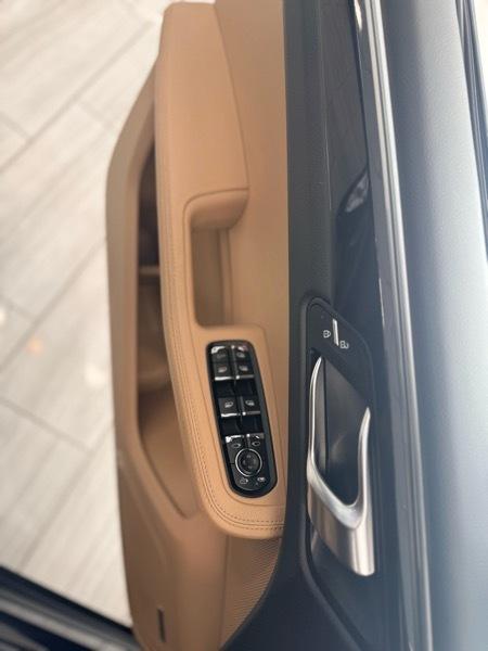 Porsche Macan Base 2021