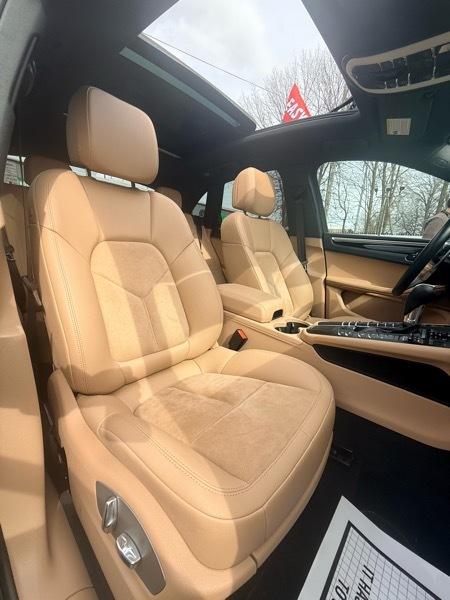 Porsche Macan Base 2021