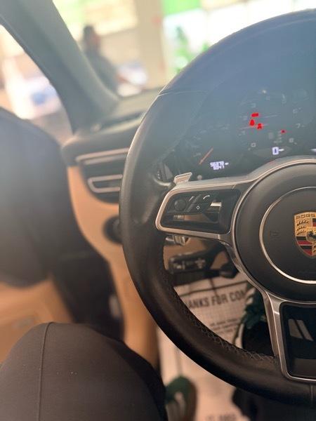 Porsche Macan Base 2021