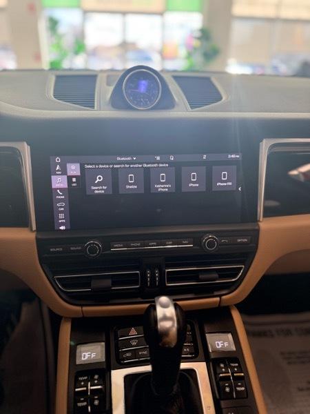 Porsche Macan Base 2021