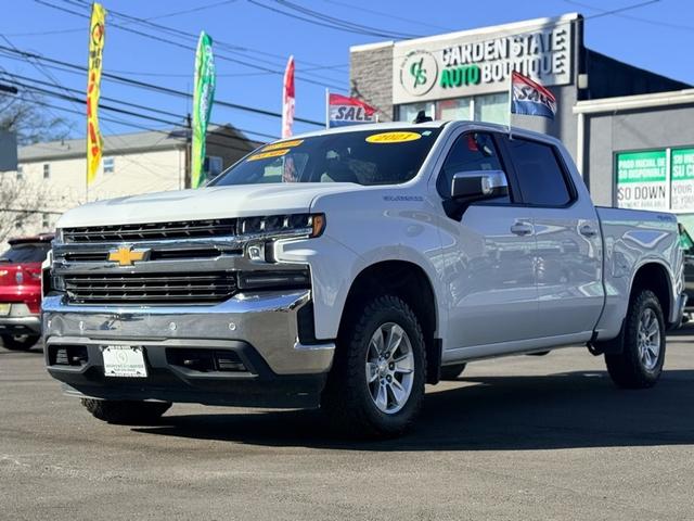 White 2021 Chevrolet Silverado 1500 LT Crew Cab 4WD Pickup Truck Four-Wheel Drive Automatic