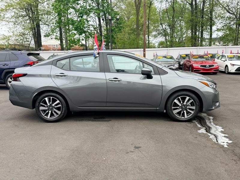 Nissan Versa SV 2025