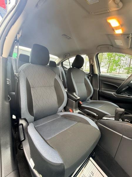 Nissan Versa SV 2025