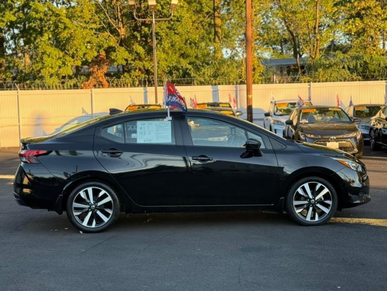 Nissan Versa SR 2022