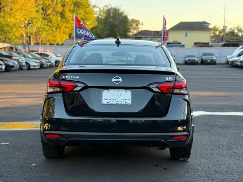 Nissan Versa SR 2022