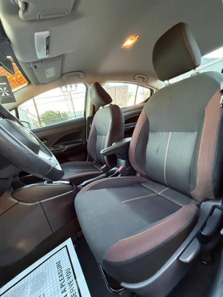 Nissan Versa SR 2022