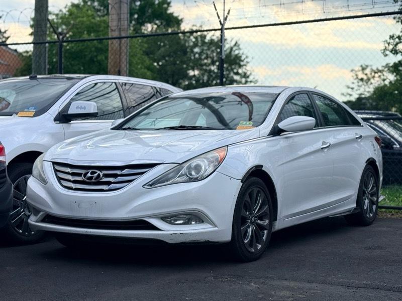 2011 Hyundai Sonata SE I4 A/T's photo