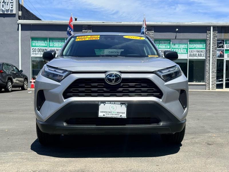 Toyota RAV4 LE 2024