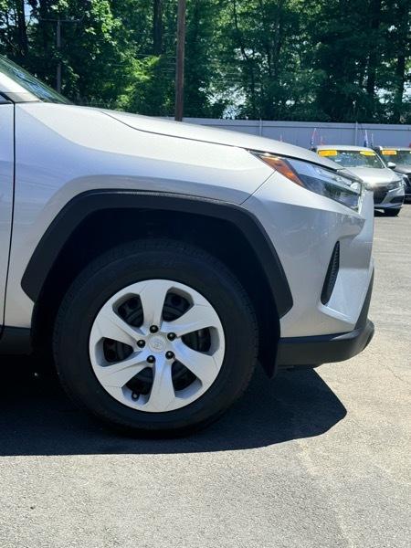 Toyota RAV4 LE 2024