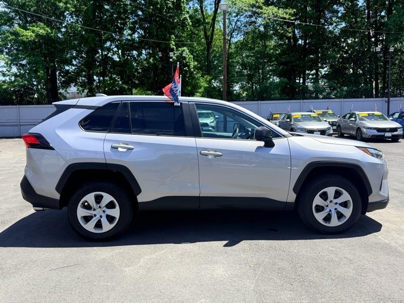 Toyota RAV4 LE 2024