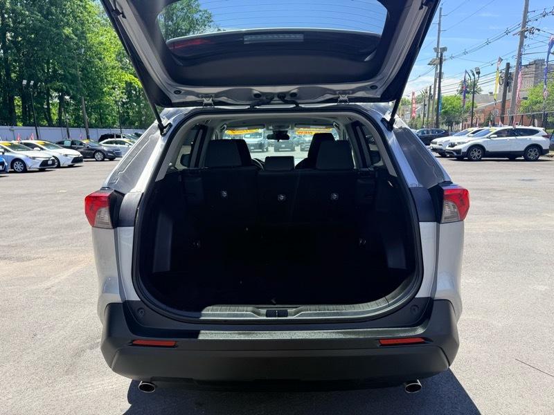 Toyota RAV4 LE 2024