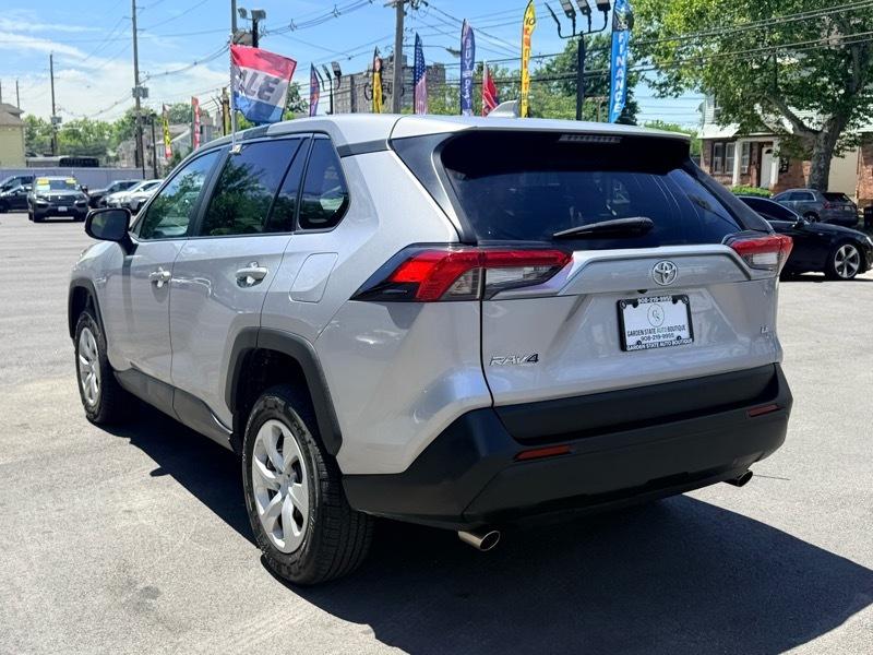 Toyota RAV4 LE 2024