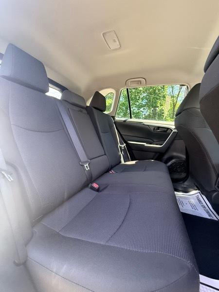 Toyota RAV4 LE 2024