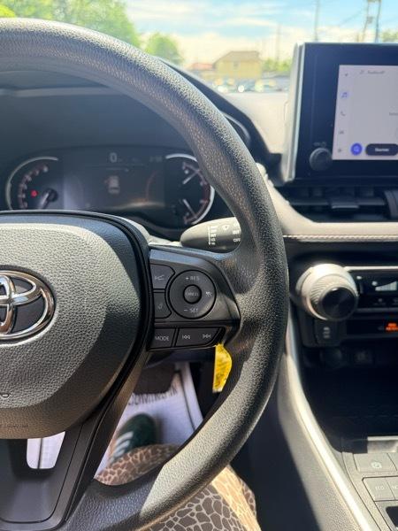 Toyota RAV4 LE 2024