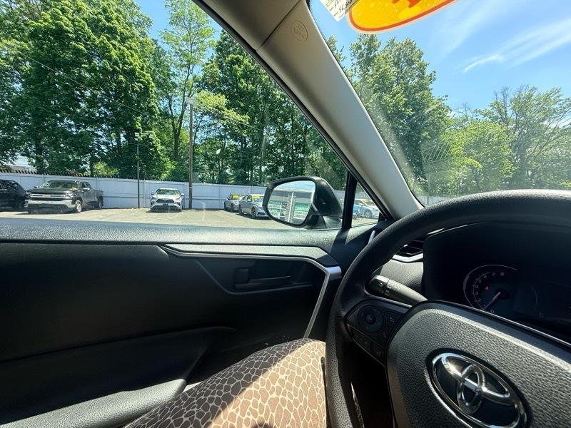 Toyota RAV4 LE 2024