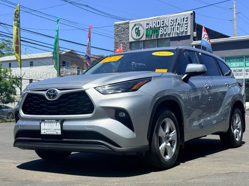 Toyota Highlander LE 4D SUV FWD 2023
