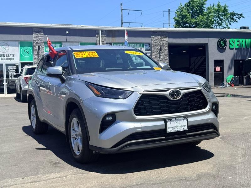 Toyota Highlander LE 4D SUV FWD 2023