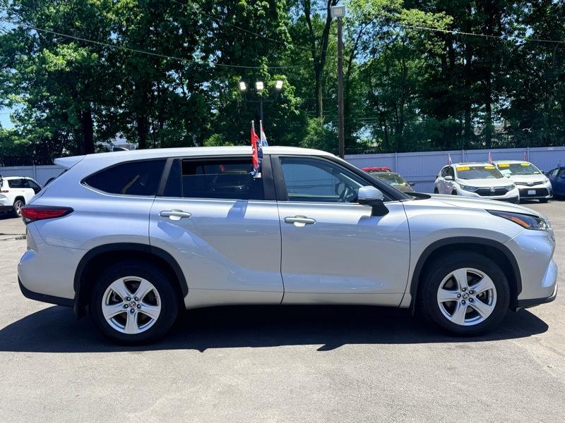 Toyota Highlander LE 4D SUV FWD 2023