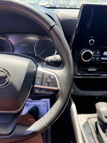 Toyota Highlander LE 4D SUV FWD 2023
