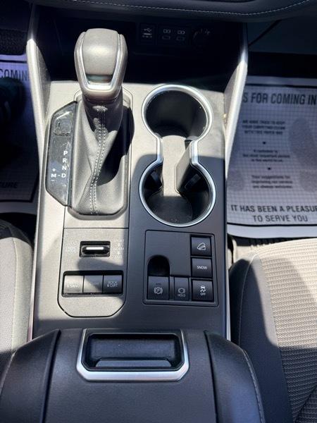 Toyota Highlander LE 4D SUV FWD 2023