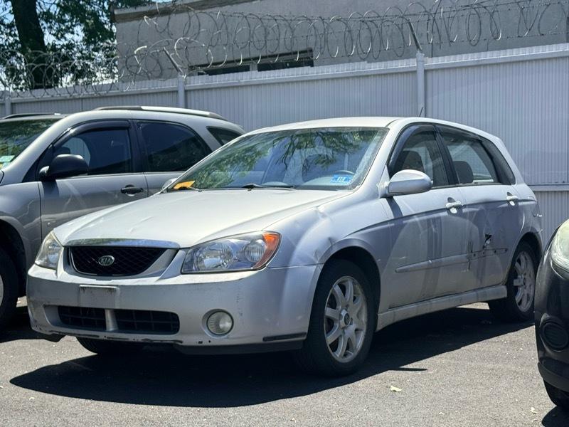 2005 Kia Spectra 5 AT's photo
