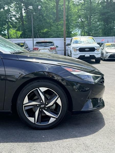 Hyundai Elantra SEL 2023