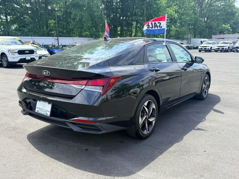 Hyundai Elantra SEL 2023