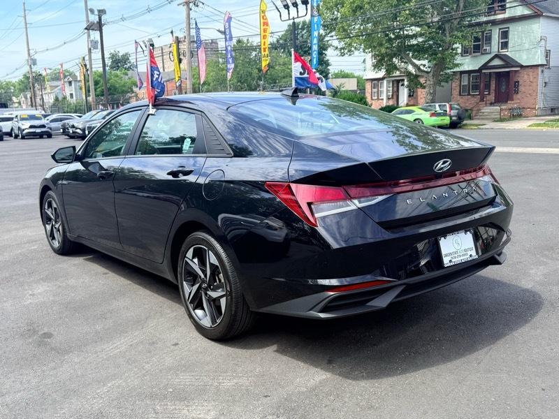 Hyundai Elantra SEL 2023