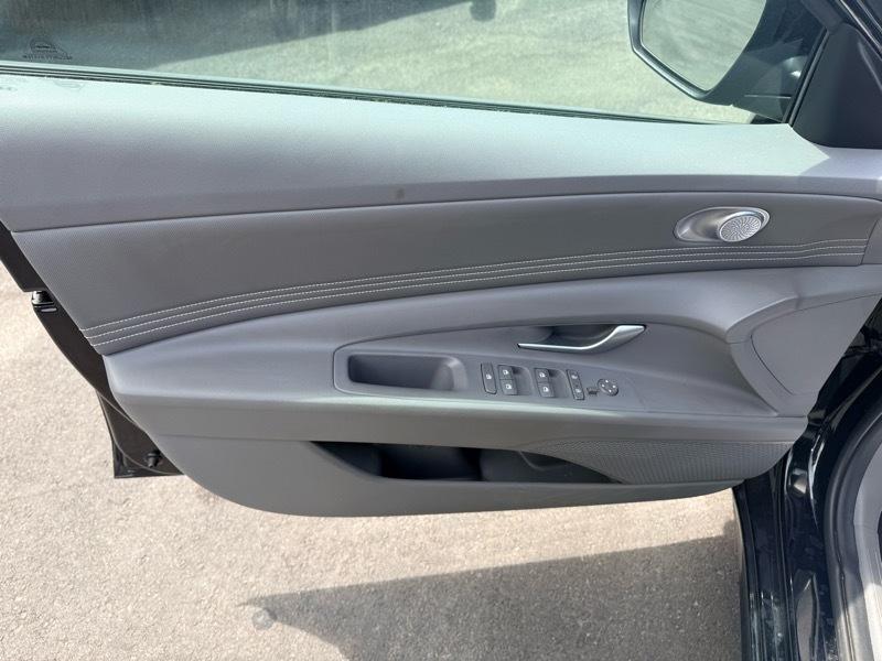 Hyundai Elantra SEL 2023
