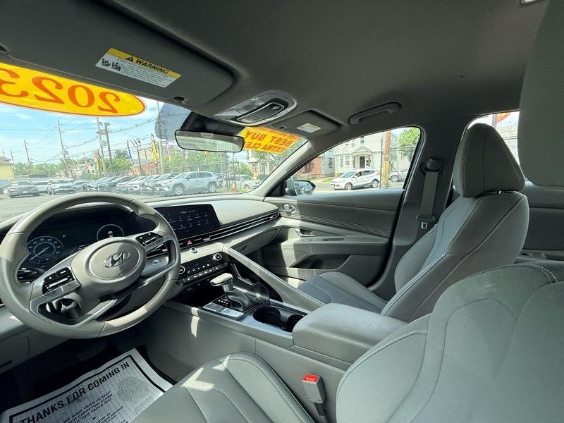 Hyundai Elantra SEL 2023