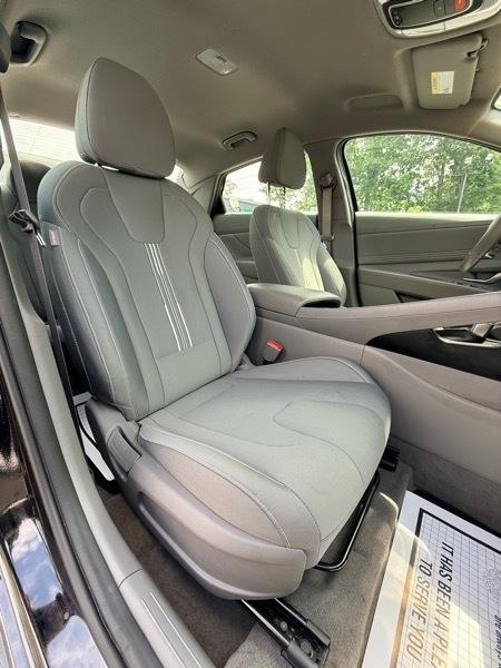 Hyundai Elantra SEL 2023