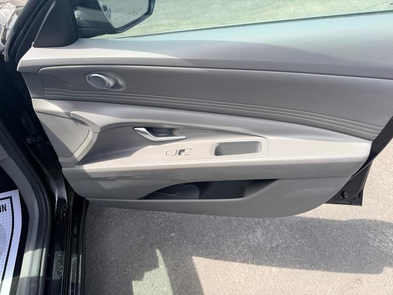 Hyundai Elantra SEL 2023