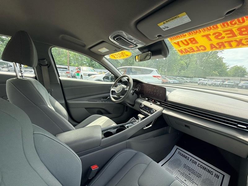 Hyundai Elantra SEL 2023