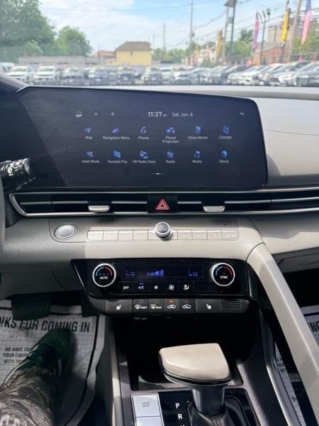 Hyundai Elantra SEL 2023