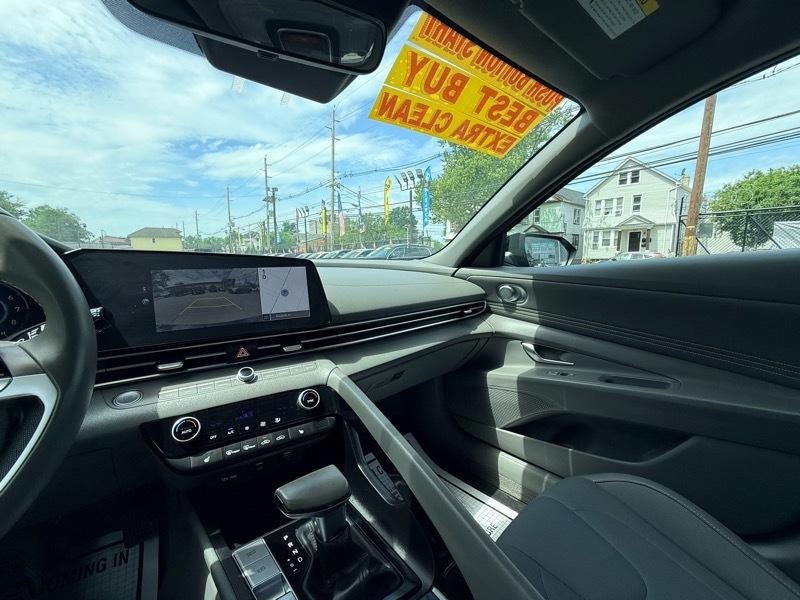 Hyundai Elantra SEL 2023