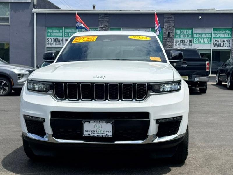 Jeep Grand Cherokee L Laredo 4WD 2023