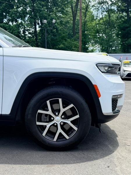 Jeep Grand Cherokee L Laredo 4WD 2023