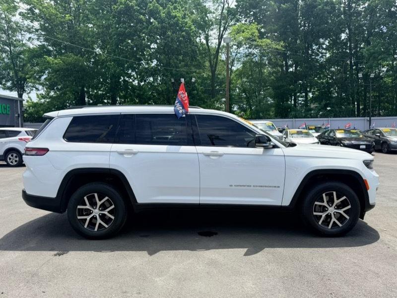 Jeep Grand Cherokee L Laredo 4WD 2023