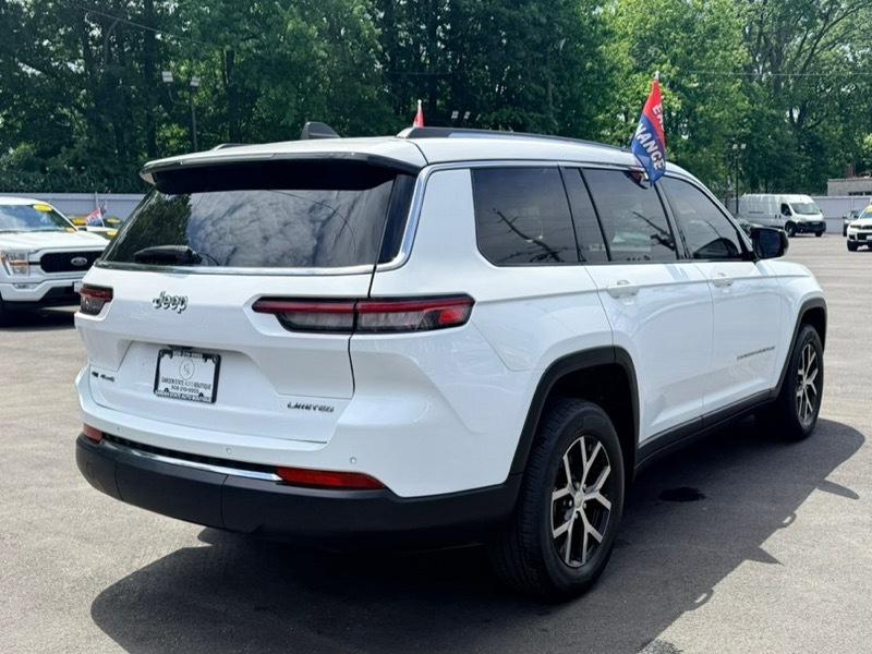 Jeep Grand Cherokee L Laredo 4WD 2023